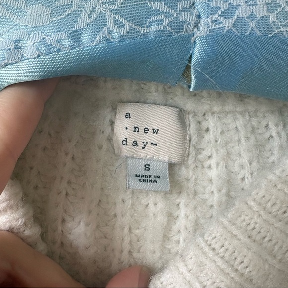 a new day Chunky Cream Crew Neck Bubble Sleeve Knit Sweater Size S - Picture 3 of 4